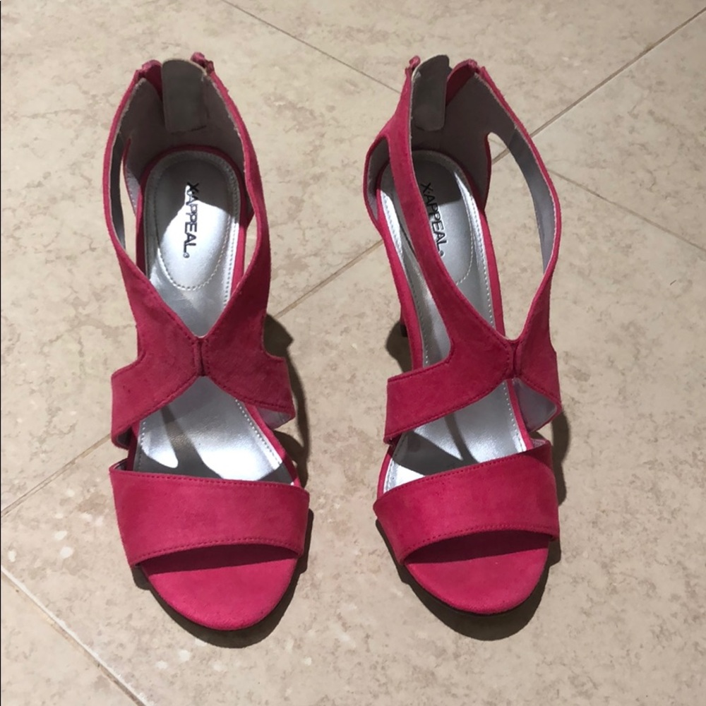 X-appeal pink heels